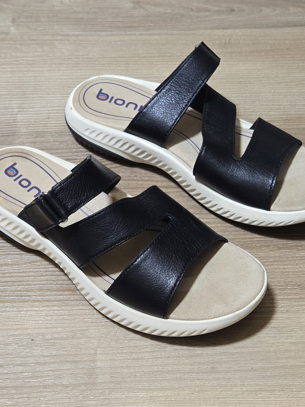 Bionica Women's Black Leather Dual-Strap Slide Sandals